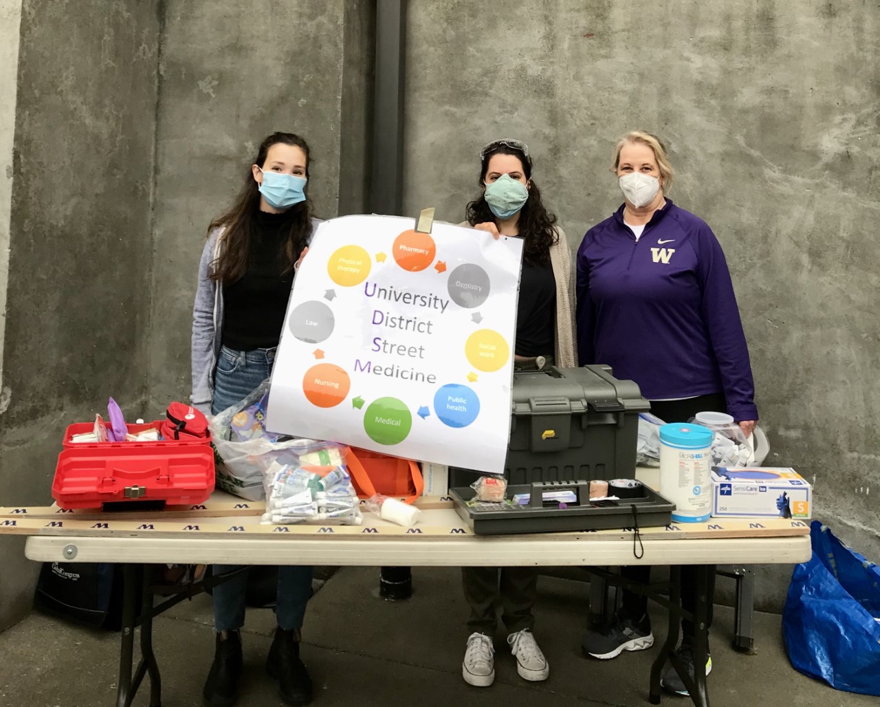 University District Street Medicine volunteers